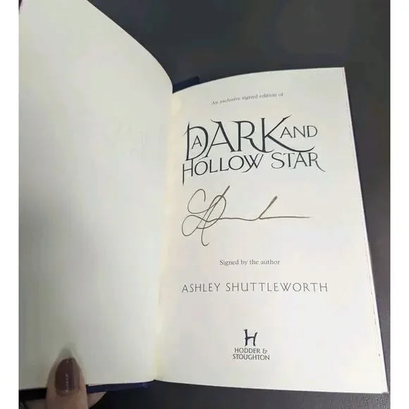 A Dark and Hollow Star by Ashley Shuttleworth Illumicrate Signed Sprayed Edges - Picture 5 of 5